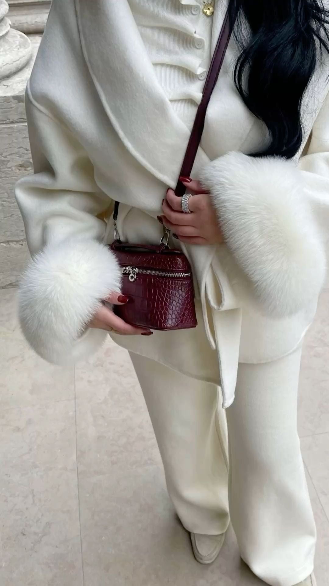 Woolcat – Cappotto elegante con dettagli in pelliccia ecologica